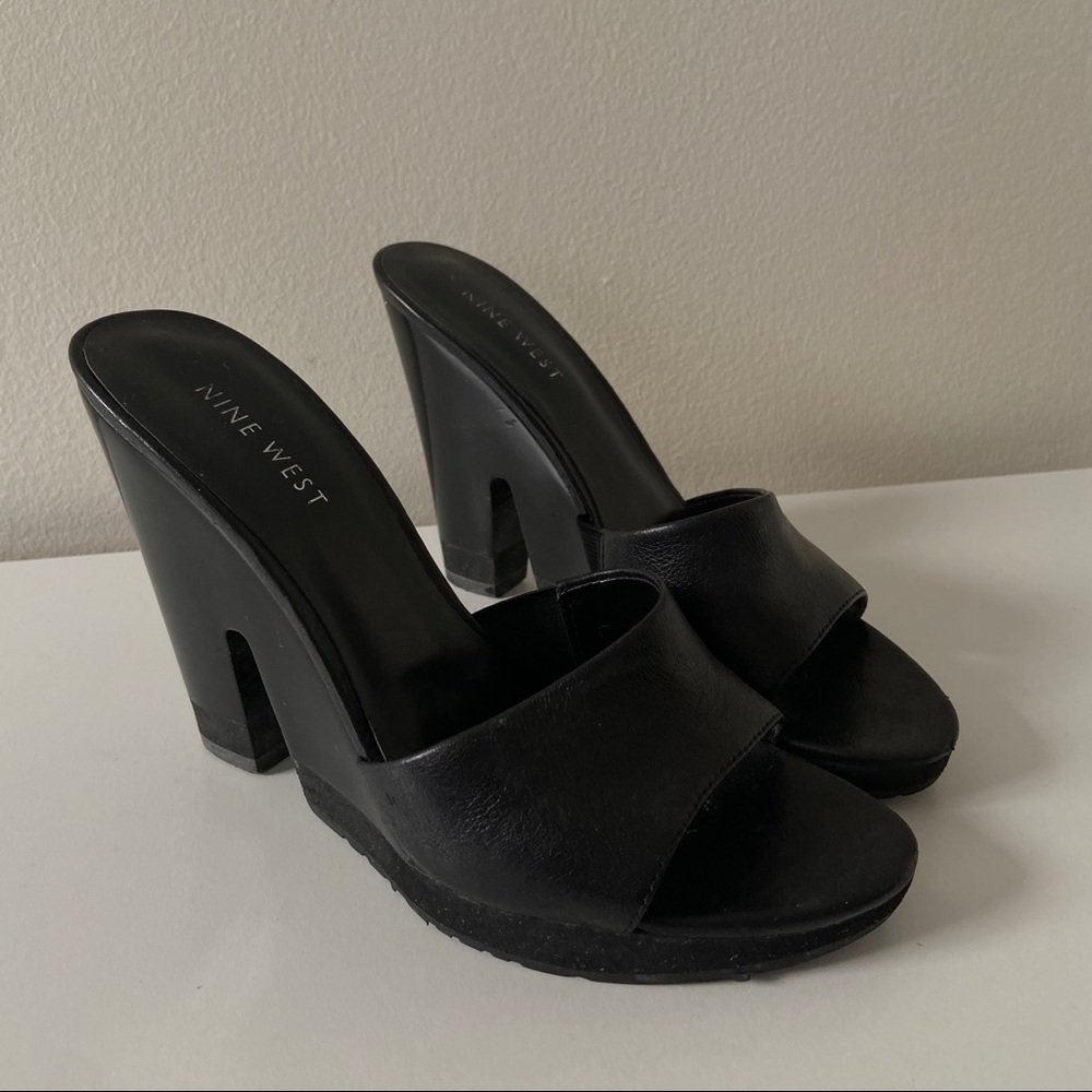 Heels - Picture 2 of 4